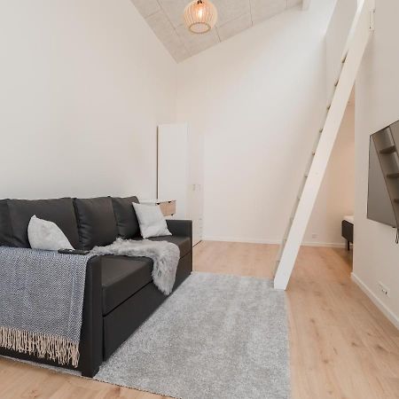 Studio Apartments Close To Airport Mithvagur ภายนอก รูปภาพ