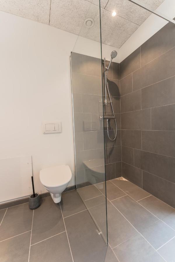 Studio Apartments Close To Airport Mithvagur ภายนอก รูปภาพ