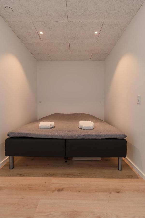 Studio Apartments Close To Airport Mithvagur ภายนอก รูปภาพ